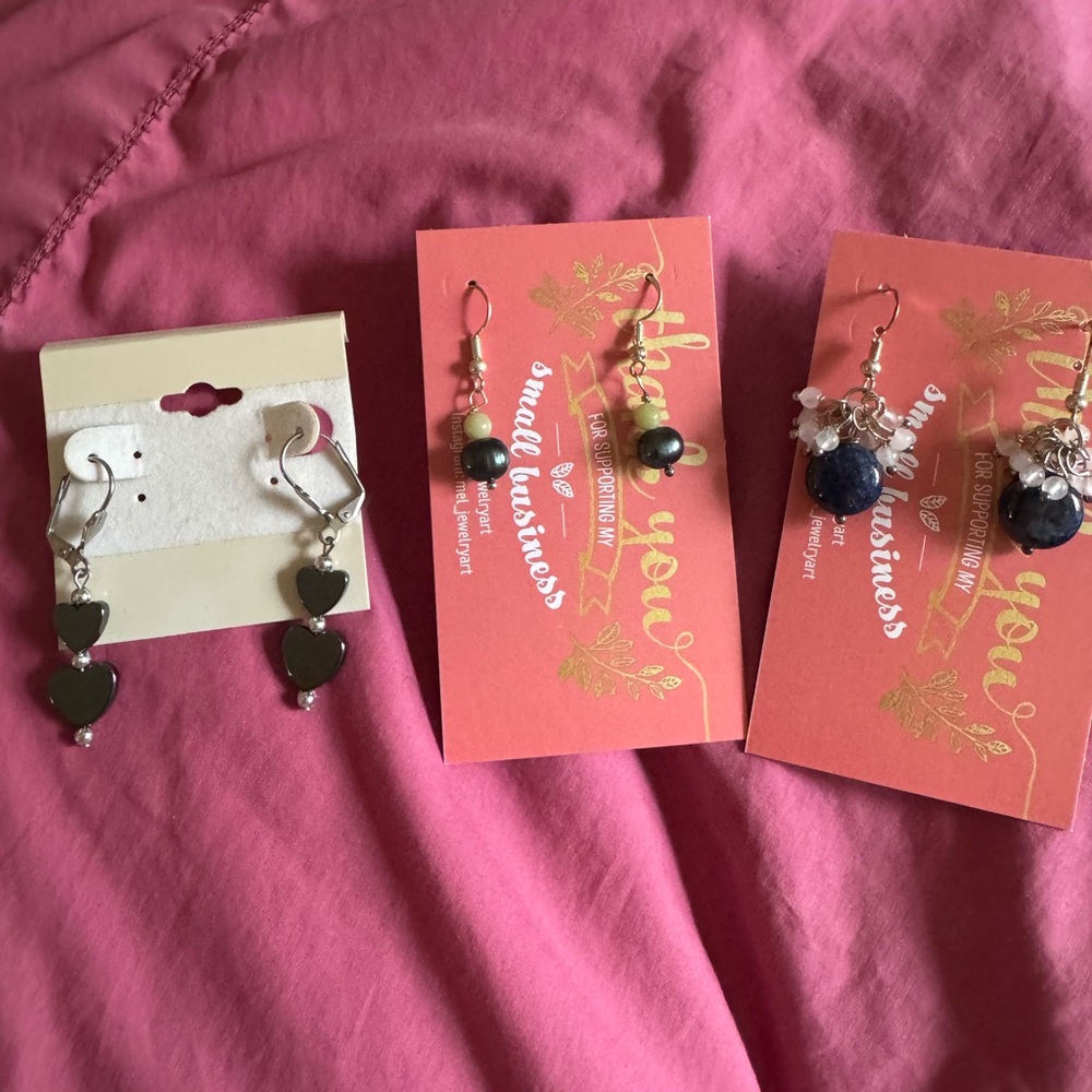 Silver and Black Heart Earrings Set